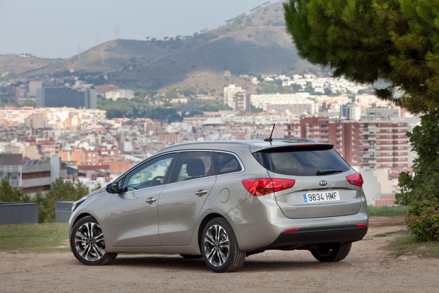  Kia cee&rsquo;d Station Wagon 2012 года  (фото 48 из 89)